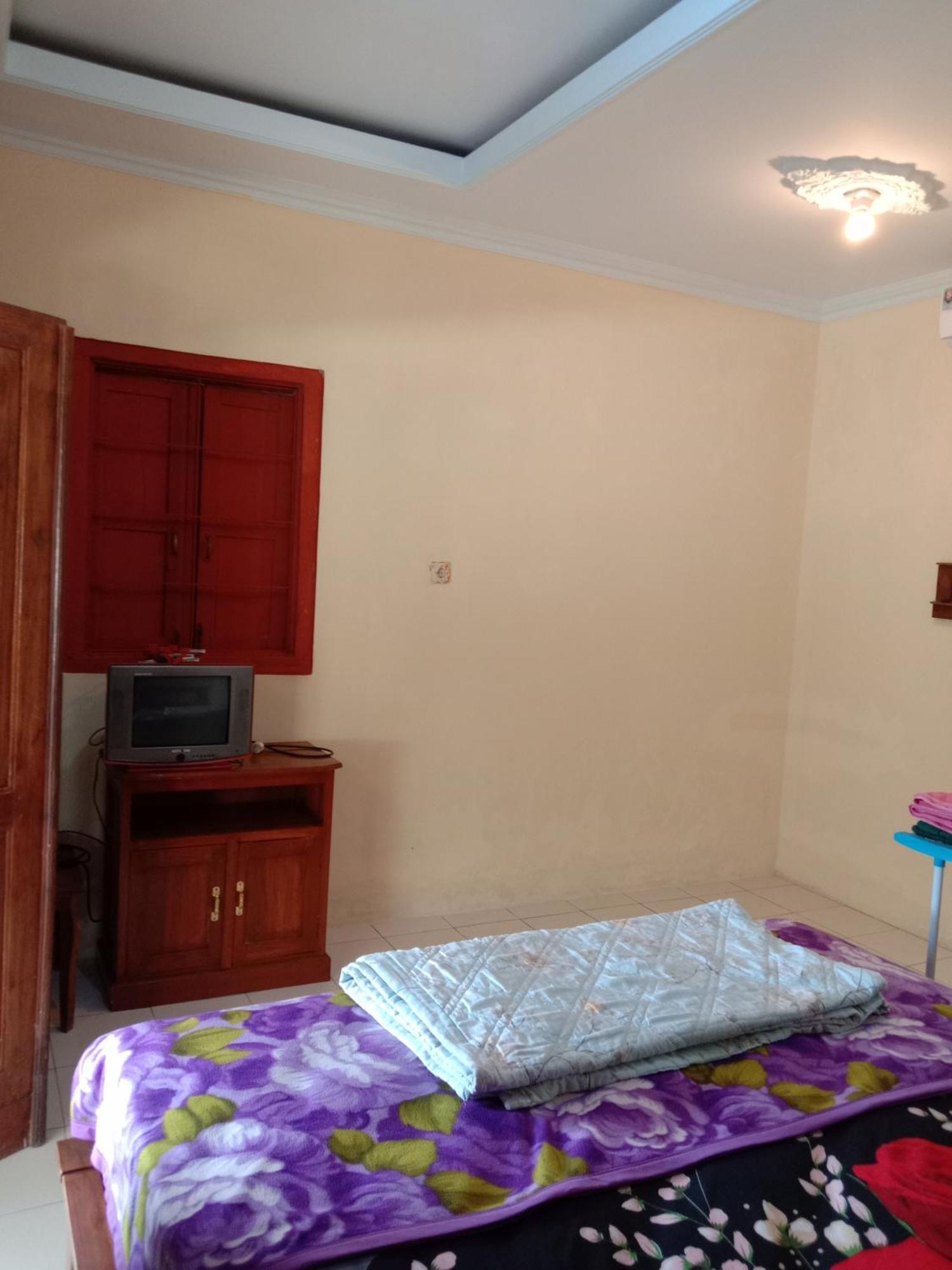 Rumah Ukhi Guest House Cebongan Exterior photo