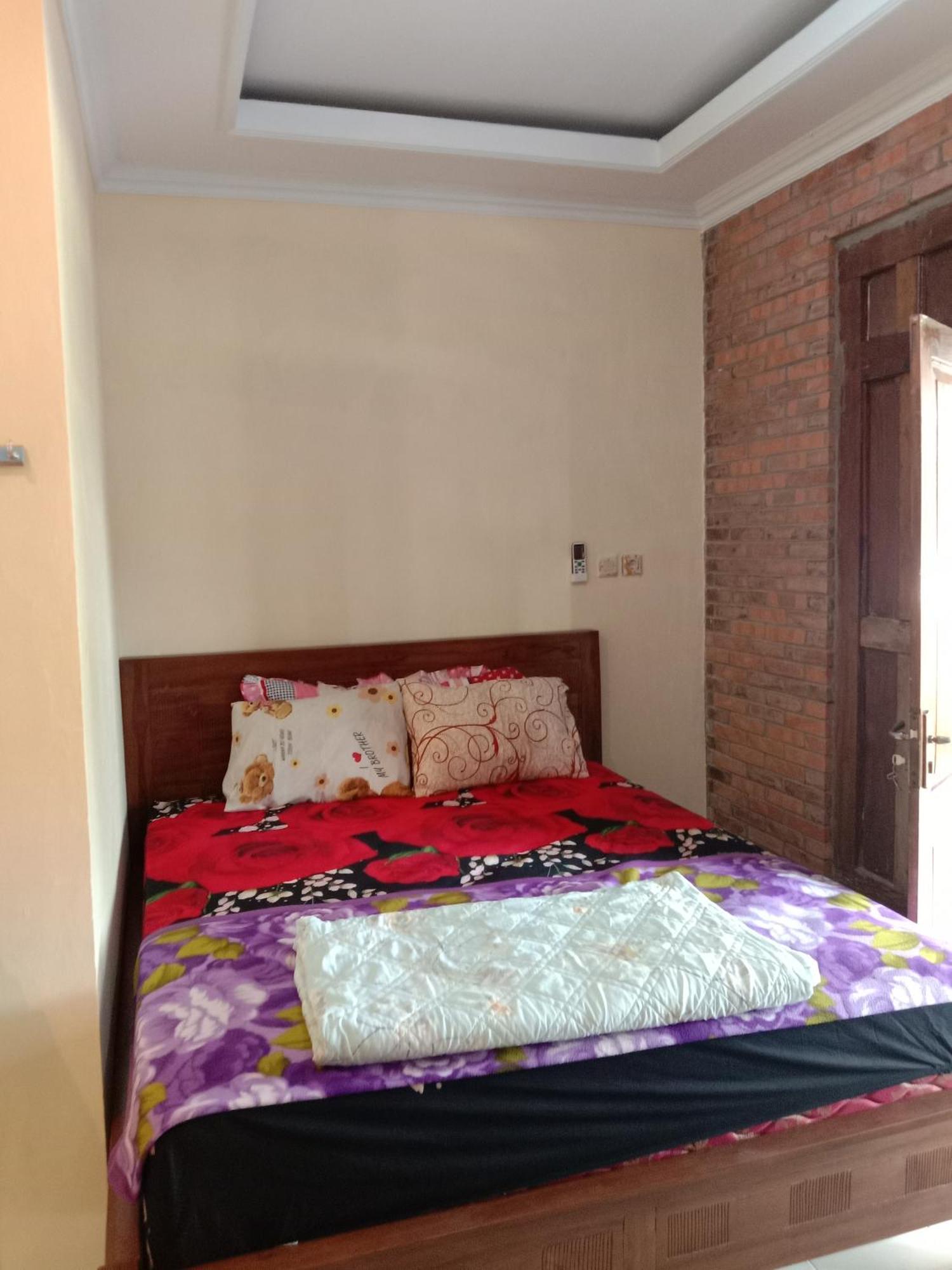 Rumah Ukhi Guest House Cebongan Exterior photo