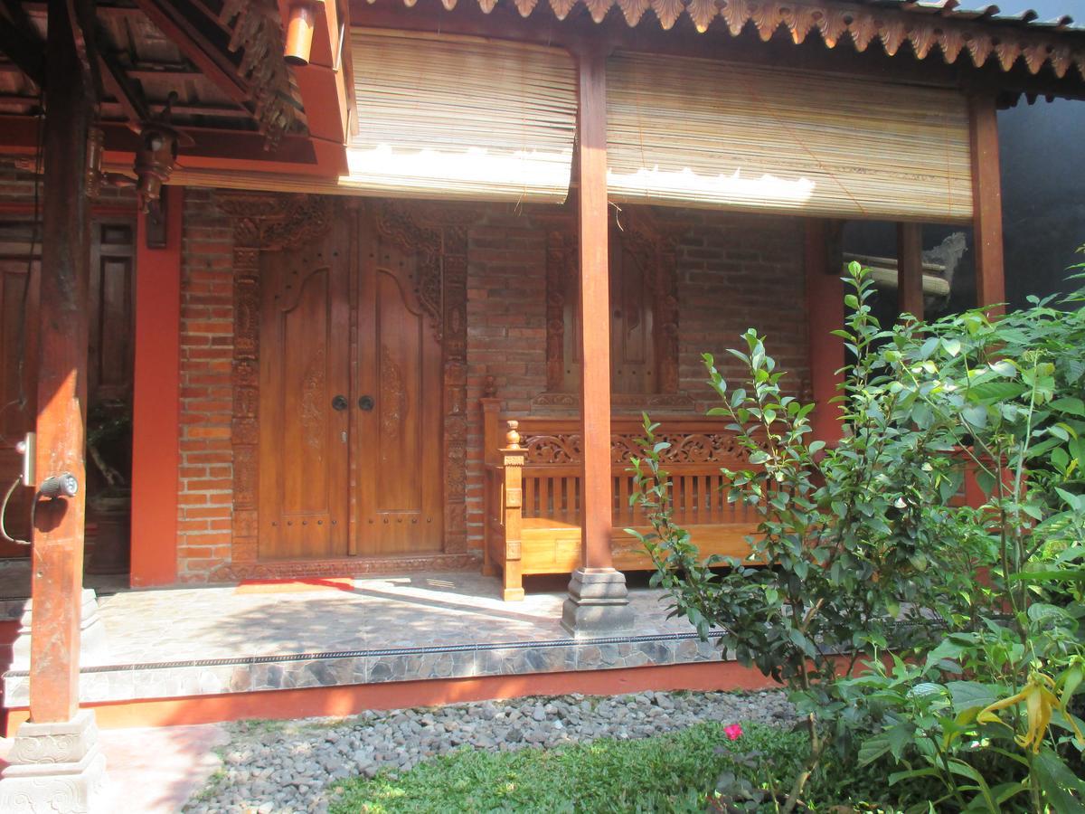 Rumah Ukhi Guest House Cebongan Exterior photo